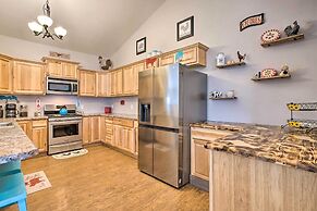 The Farmhouse at Grand Valley Getaway w/ Alpacas!