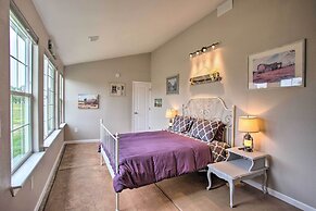 The Farmhouse at Grand Valley Getaway w/ Alpacas!