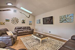 The Farmhouse at Grand Valley Getaway w/ Alpacas!