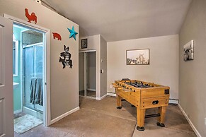 The Farmhouse at Grand Valley Getaway w/ Alpacas!