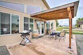 The Farmhouse at Grand Valley Getaway w/ Alpacas!