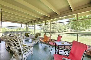 Stair-free Lexington Home w/ Blue Ridge Mtn Views!
