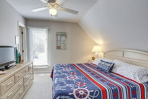 Family-friendly Port Clinton Home w/ Private Deck