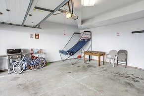 Family-friendly Port Clinton Home w/ Private Deck