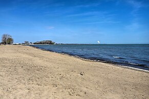 Family-friendly Port Clinton Home w/ Private Deck