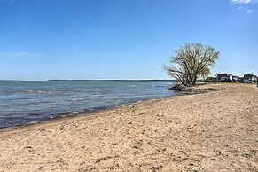 Family-friendly Port Clinton Home w/ Private Deck