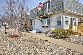 Akron Apartment w/ Balcony - Hunting Nearby!