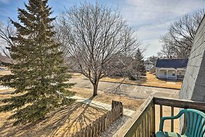 Akron Apartment w/ Balcony - Hunting Nearby!