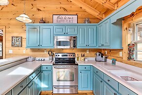 Deck & Game Room: Blue Ridge Mountain Cabin!