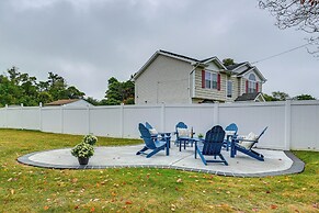 Bay Shore Vacation Rental ~ 7 Mi to the Beach