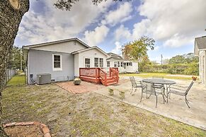 Charming Beaufort Getaway: Walk to the Waterfront!