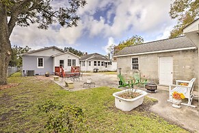 Charming Beaufort Getaway: Walk to the Waterfront!