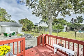 Charming Beaufort Getaway: Walk to the Waterfront!