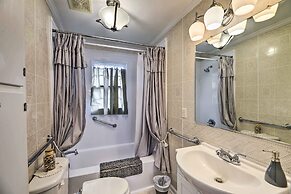 Charming Beaufort Getaway: Walk to the Waterfront!