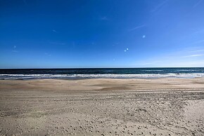 Coastal Home w/ Community Pool < 2 Miles to Beach!