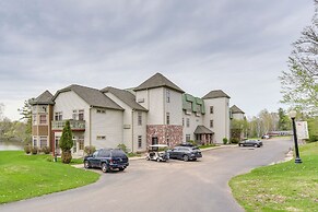 Cozy Birchwood Condo on Tagalong Golf Course!