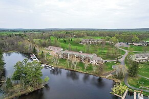 Cozy Birchwood Condo on Tagalong Golf Course!