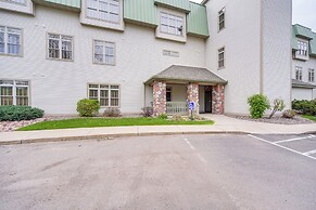 Cozy Birchwood Condo on Tagalong Golf Course!