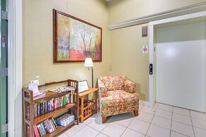 Cozy Birchwood Condo on Tagalong Golf Course!