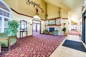 Cozy Birchwood Condo on Tagalong Golf Course!