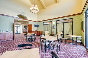 Cozy Birchwood Condo on Tagalong Golf Course!