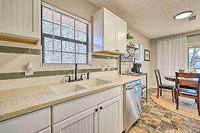 Cozy Beaver Lake Cabin w/ Waterfront View & Kayaks