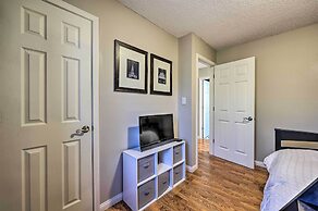 Cozy Beaver Lake Cabin w/ Waterfront View & Kayaks