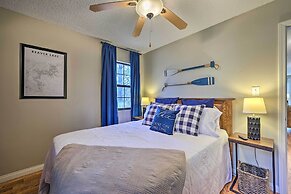 Cozy Beaver Lake Cabin w/ Waterfront View & Kayaks