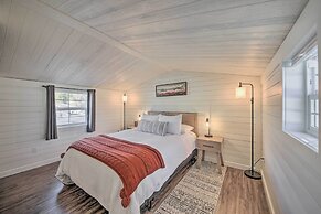 Contemporary Cabin w/ Mountain Views & Deck