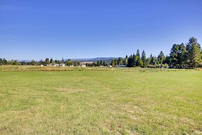 Contemporary Cabin w/ Mountain Views & Deck