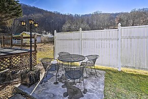 Cozy Vacation Rental Home Near Watauga Lake!