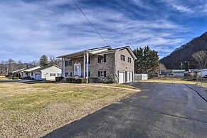 Cozy Vacation Rental Home Near Watauga Lake!