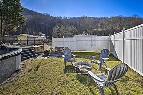 Cozy Vacation Rental Home Near Watauga Lake!