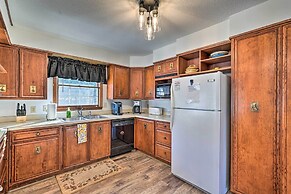 Cozy Vacation Rental Home Near Watauga Lake!