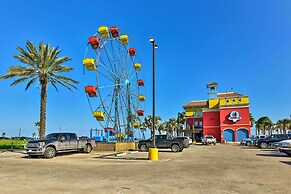 Corpus Christi Beachfront Condo w/ Pool Access!
