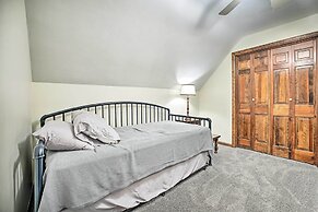 Gorgeous Bremen Home With Lake Access & Yard!