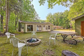 Houghton Lake Cottage Escape w/ Patio!