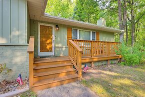 Houghton Lake Cottage Escape w/ Patio!
