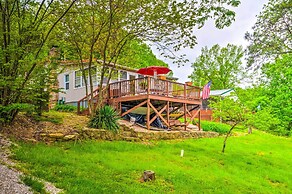 Cozy Kentucky Cabin w/ Sunroom, Yard & Views!