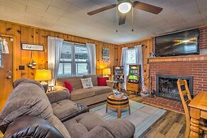 Cozy Kentucky Cabin w/ Sunroom, Yard & Views!