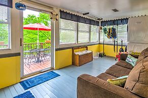 Cozy Kentucky Cabin w/ Sunroom, Yard & Views!