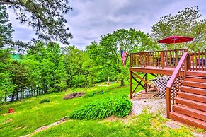 Cozy Kentucky Cabin w/ Sunroom, Yard & Views!