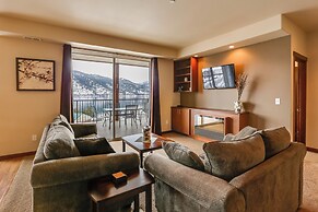 Alluring Manson Lakeside Condo w/ Shared Pool!