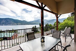 Alluring Manson Lakeside Condo w/ Shared Pool!