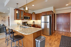 Alluring Manson Lakeside Condo w/ Shared Pool!