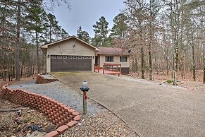 15 Mi to Hot Springs Nat'l Park: Home w/ Fire Pit!