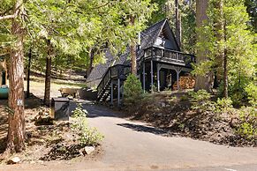 Decks, Grills + Fire Pit: Camp Connell Hideaway!