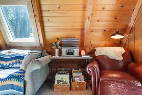 Decks, Grills + Fire Pit: Camp Connell Hideaway!