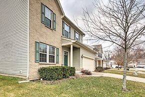 Greenwood Home ~15 Mi to Indianapolis!