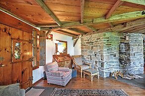 'dragonwood Castle' on Waterfront w/ Stunning View